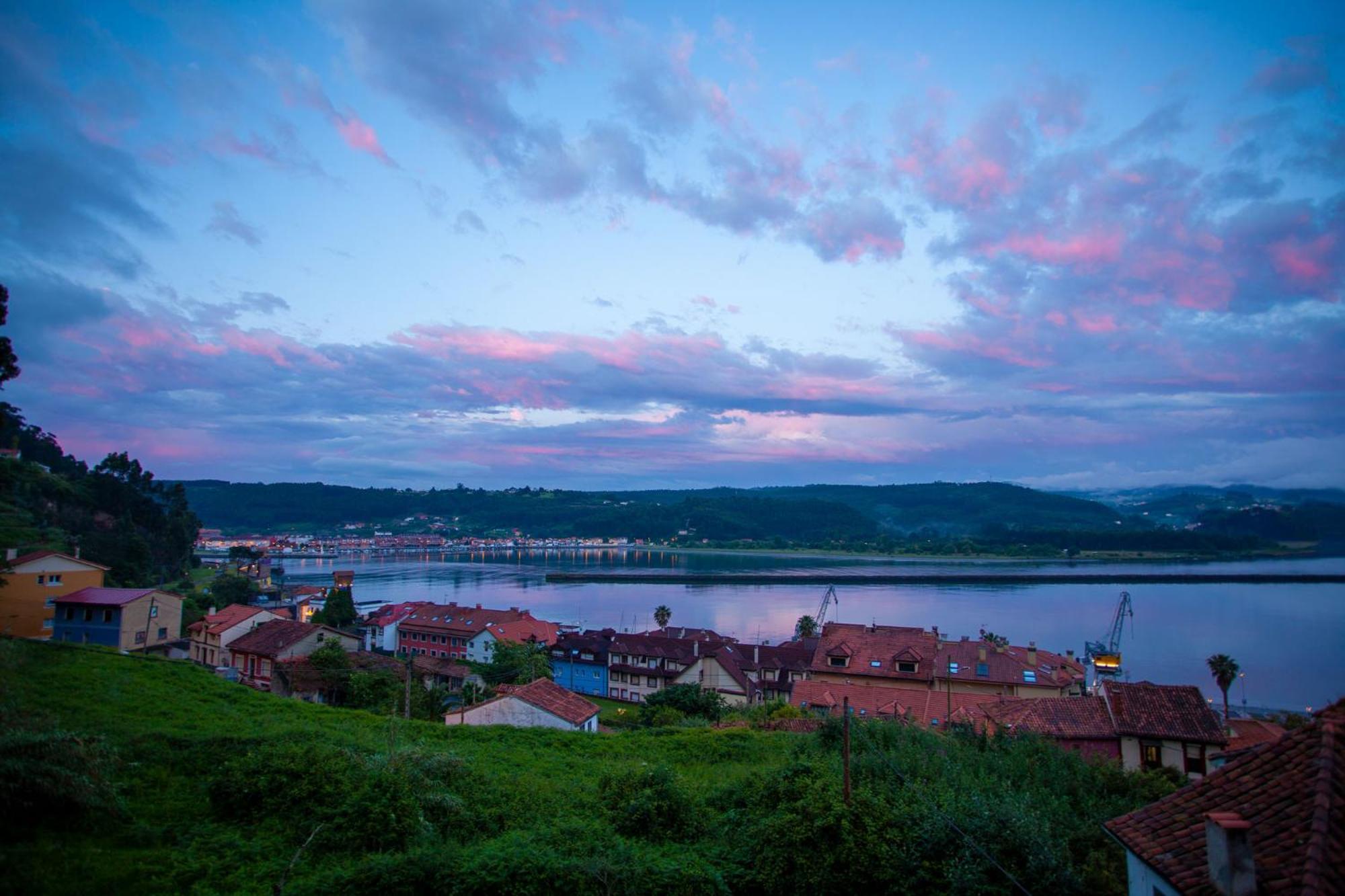 Sea Breeze And Beautiful Views! Apartman Muros de Nalón Kültér fotó